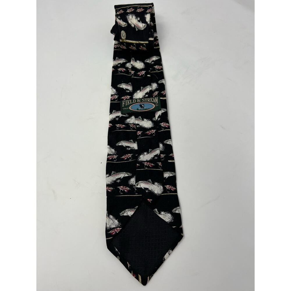Field & Stream fishing tie